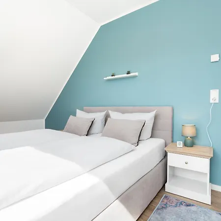 Sunseeker House No 1 *